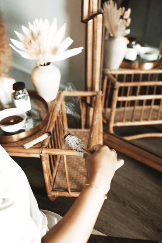 8 Ways to Ground Your Body - L'Artisan Muse